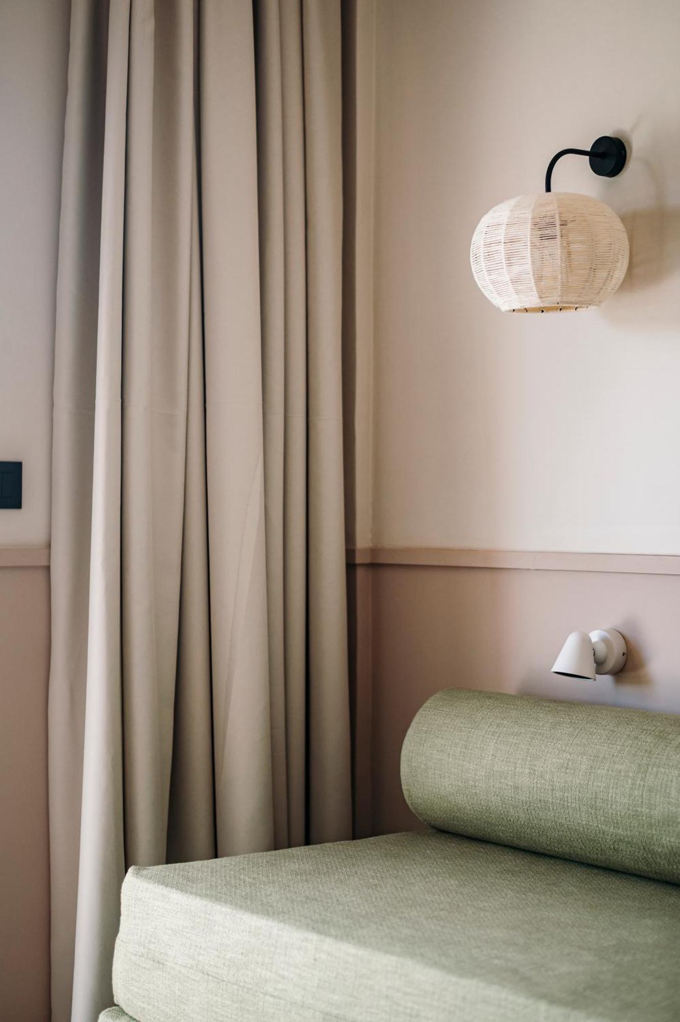 Loadstar Rooms & Suites コントカリ エクステリア 写真