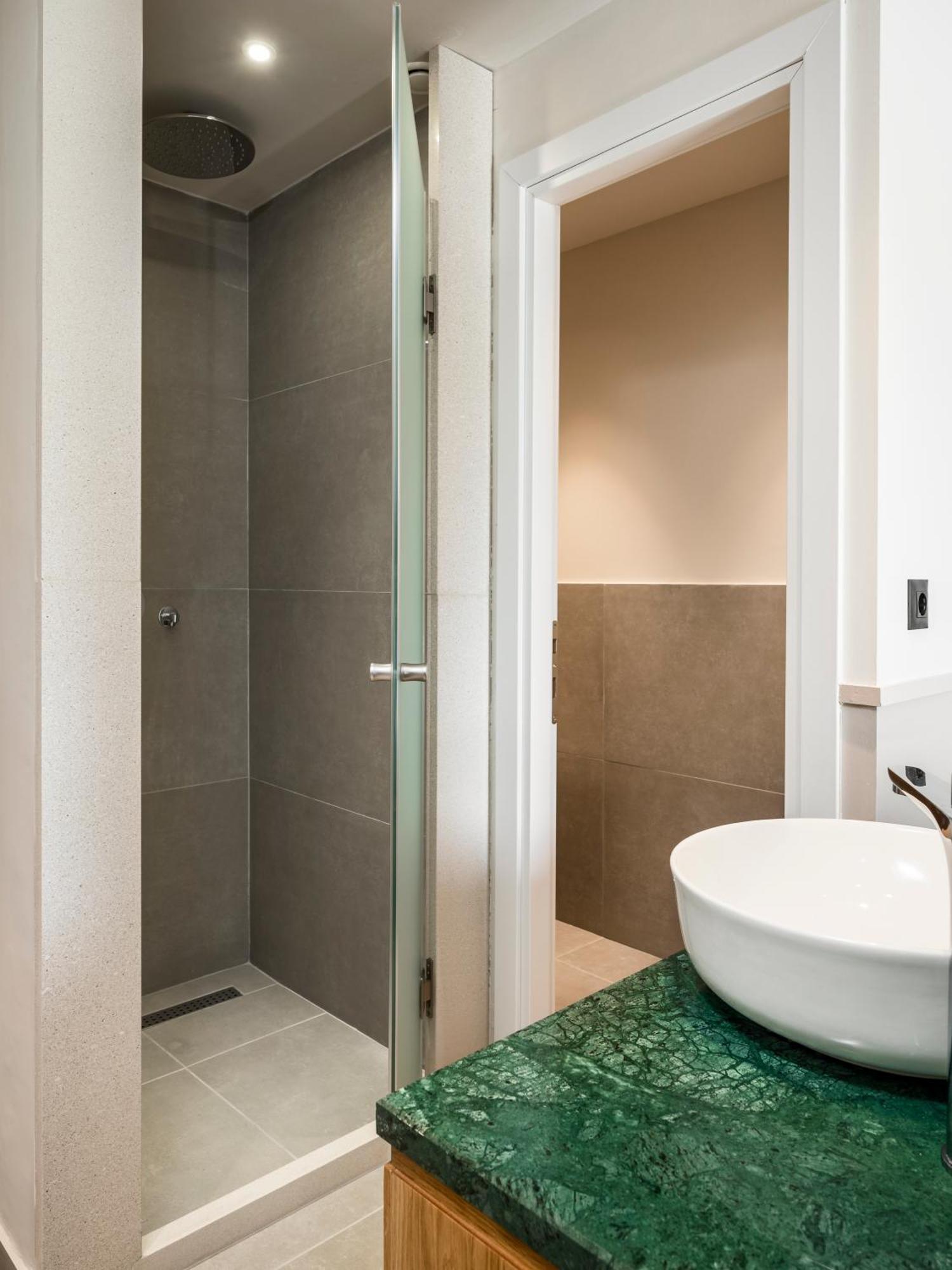 Loadstar Rooms & Suites コントカリ エクステリア 写真